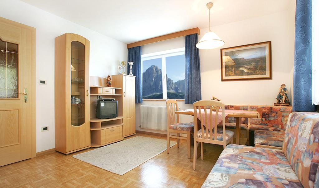 Apartments La Baita Santa Cristina Val Gardena Δωμάτιο φωτογραφία